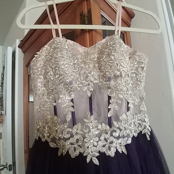 Beautiful prom or special event.. - Picture 3 of 7